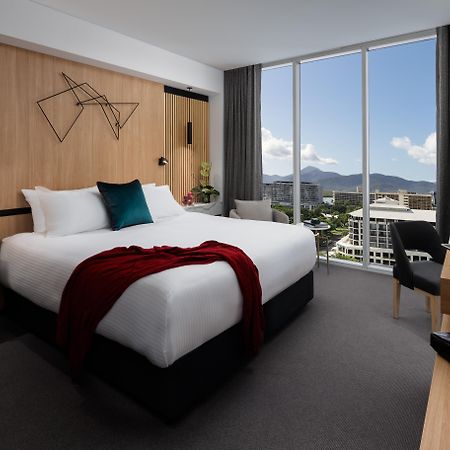 Crystalbrook Bailey Hotel Cairns Bagian luar foto A room at the Hotel