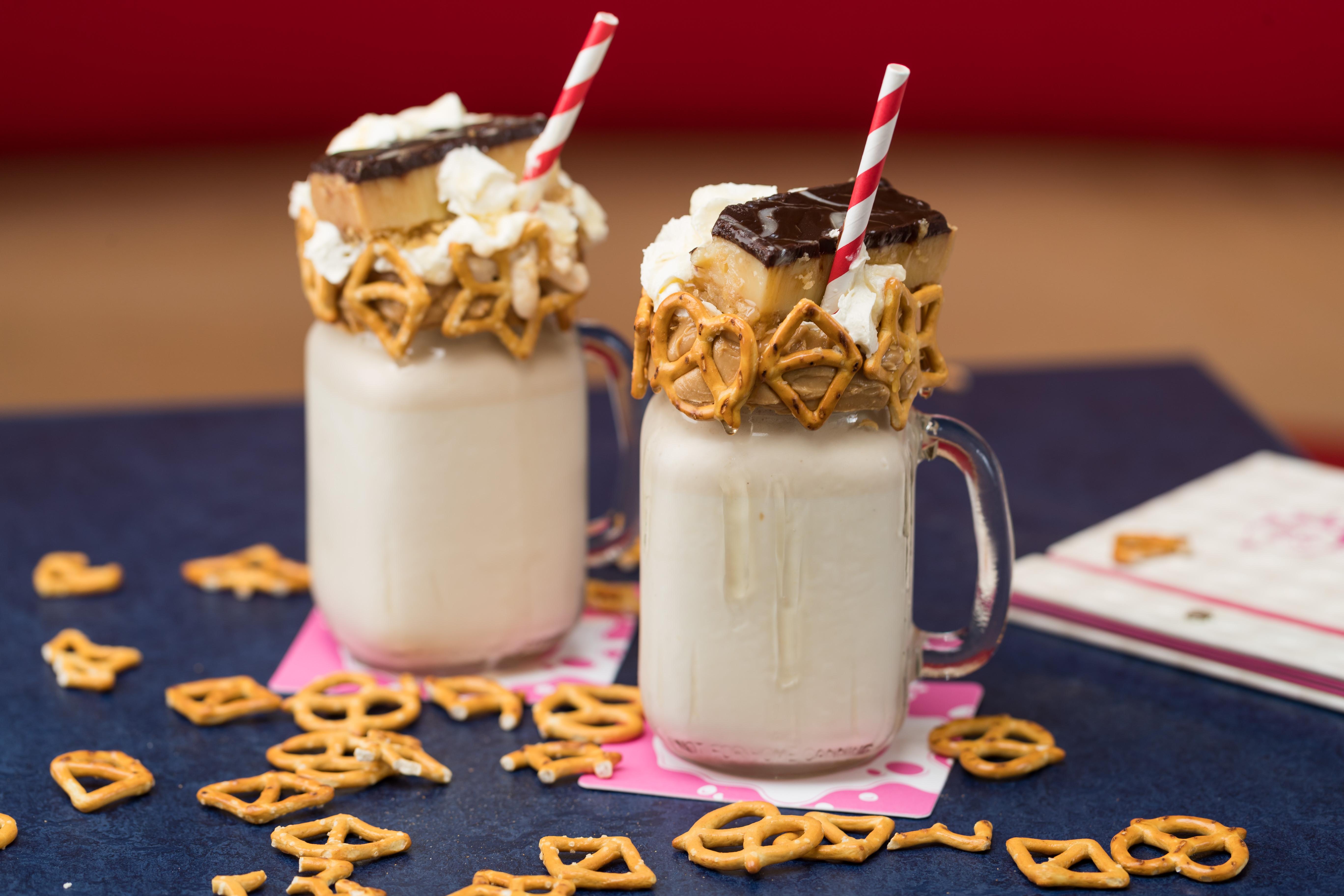 Crystalbrook Bailey Hotel Cairns Bagian luar foto Peanut butter milkshake