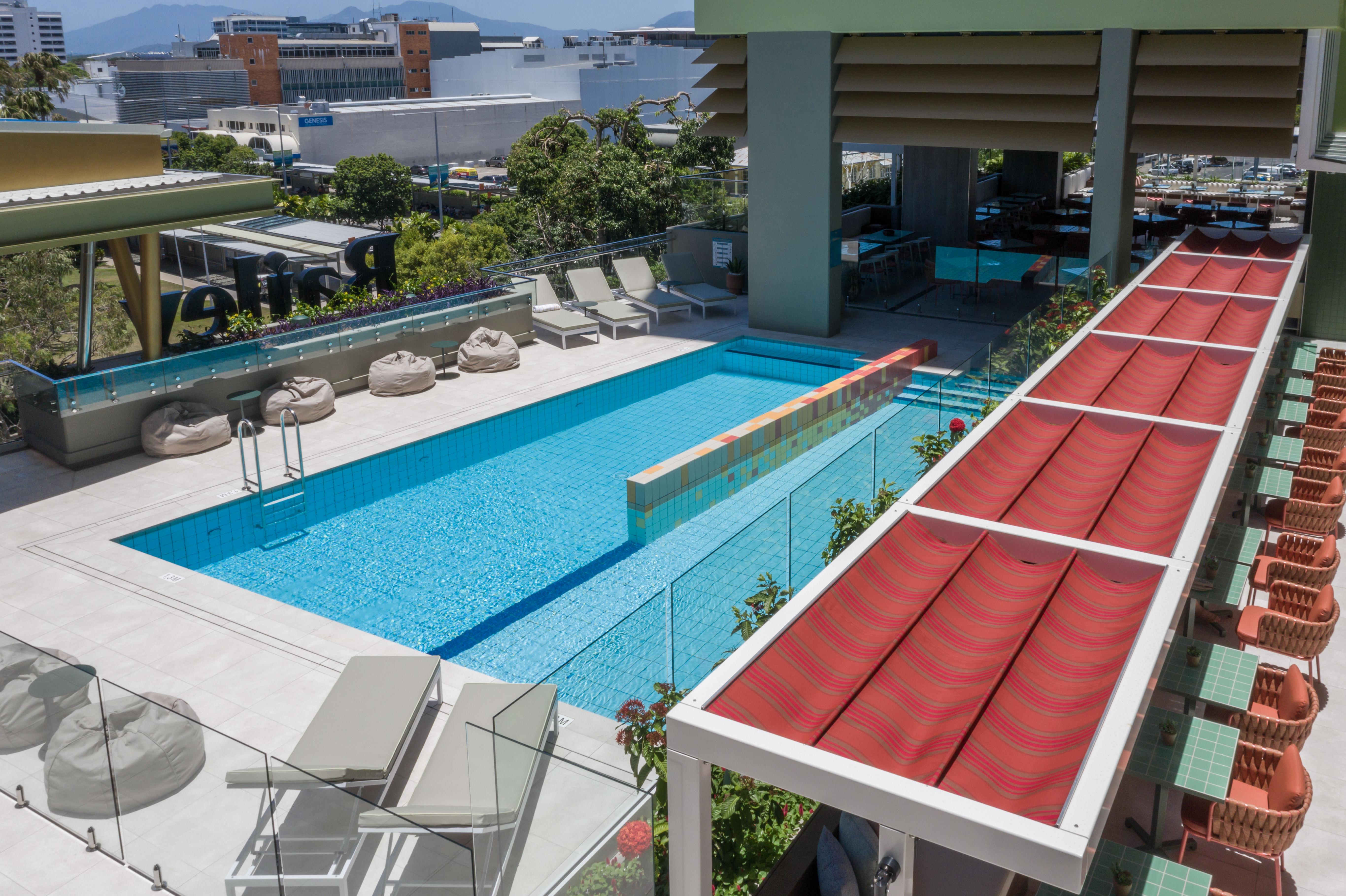 Crystalbrook Bailey Hotel Cairns Bagian luar foto The pool at the hotel