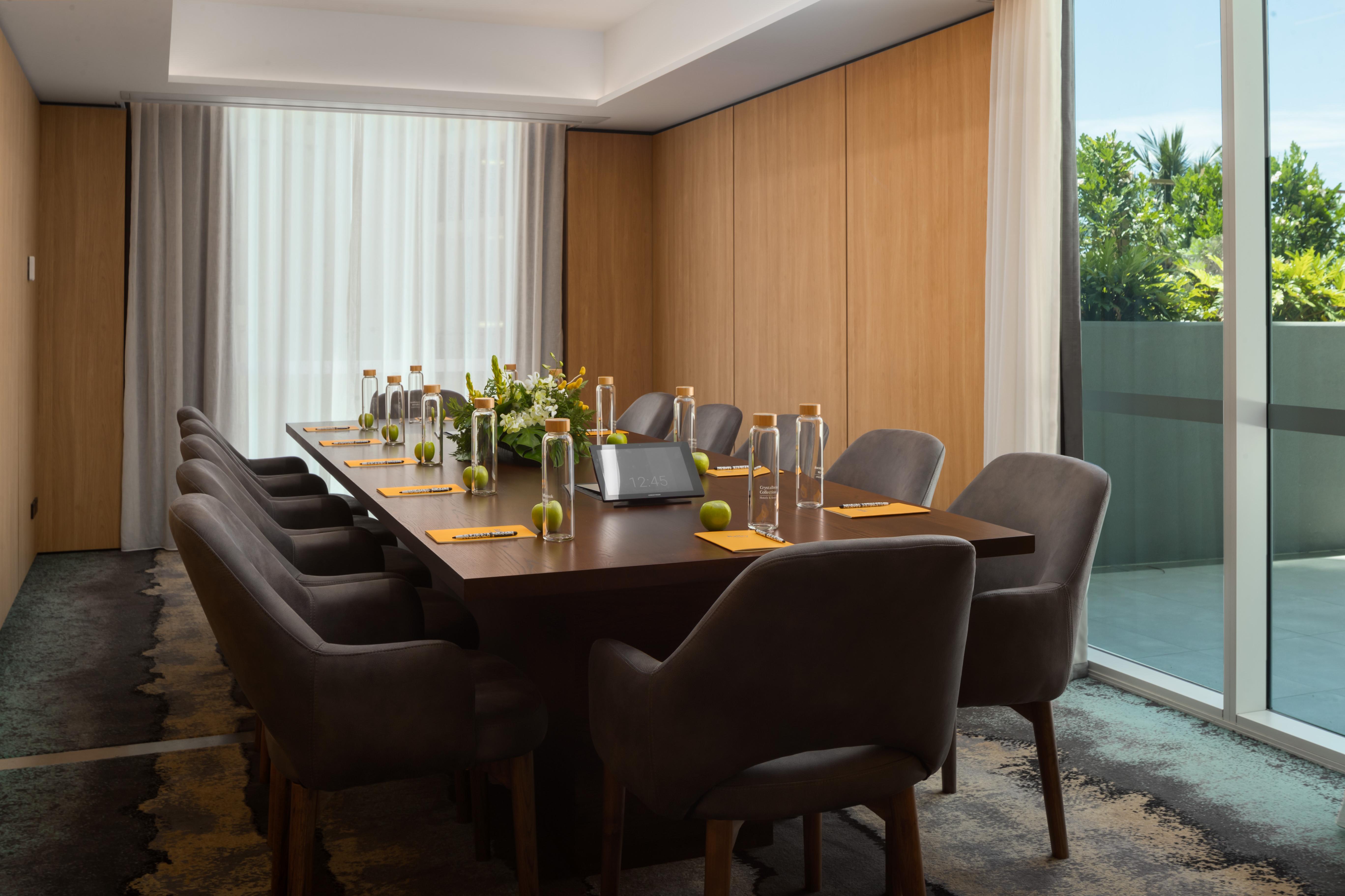 Crystalbrook Bailey Hotel Cairns Bagian luar foto Meeting room at the hotel