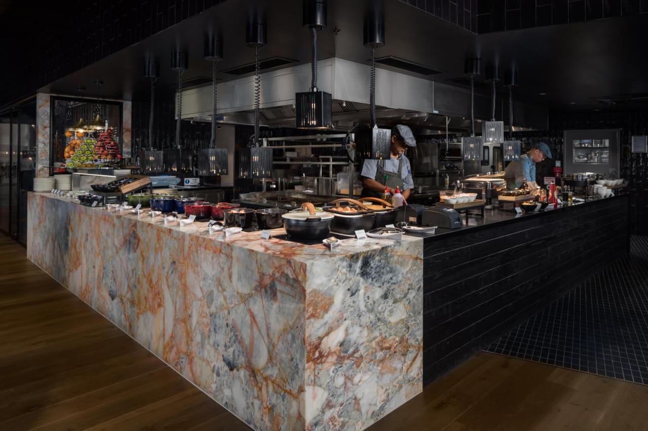Crystalbrook Bailey Hotel Cairns Bagian luar foto The kitchen at the restaurant